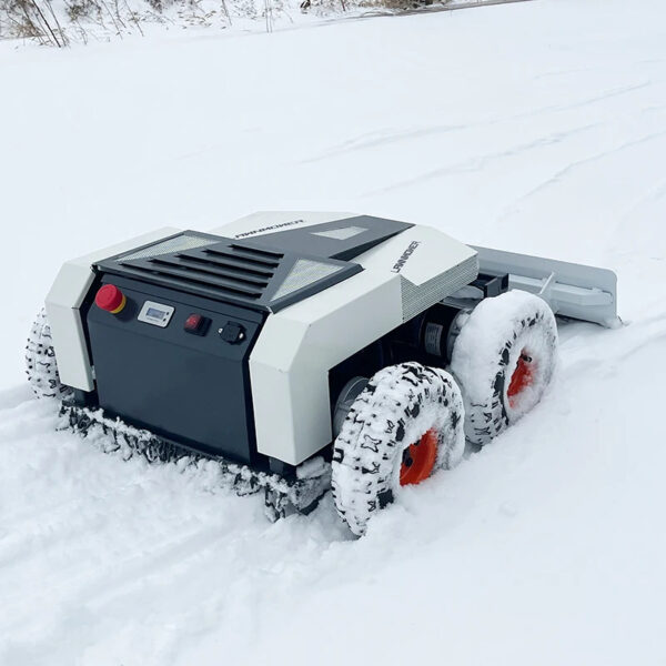 GC-400 Mowing Grass, Snow Cleaning - Image 3